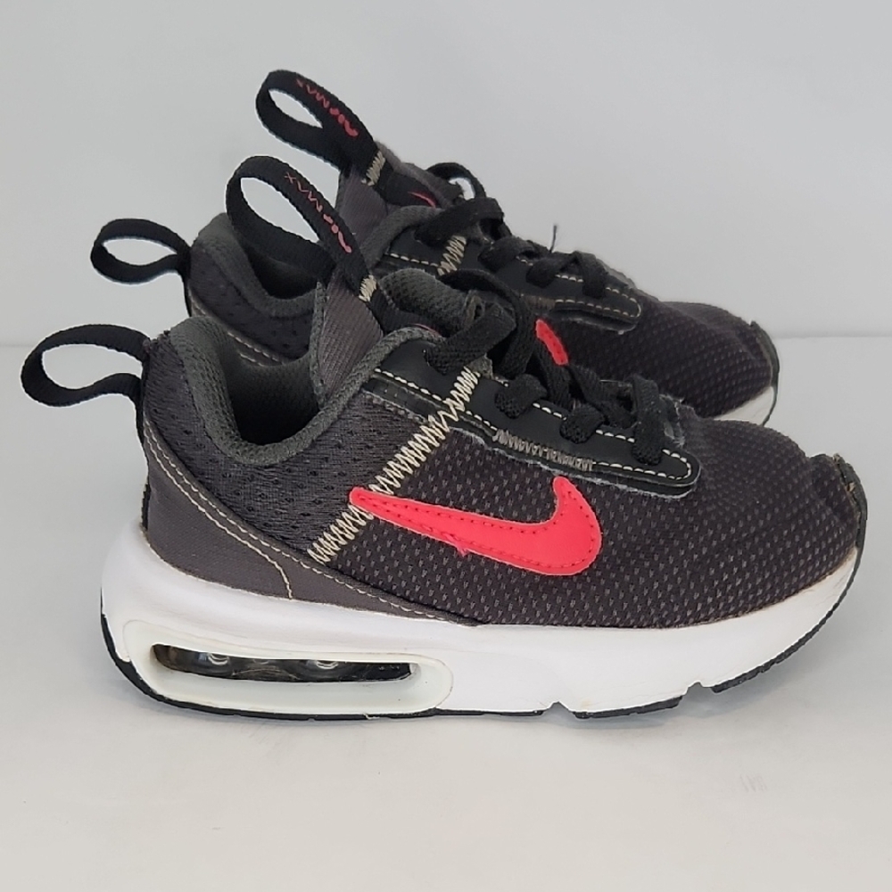 Nike Kids Black and Red Sneakers